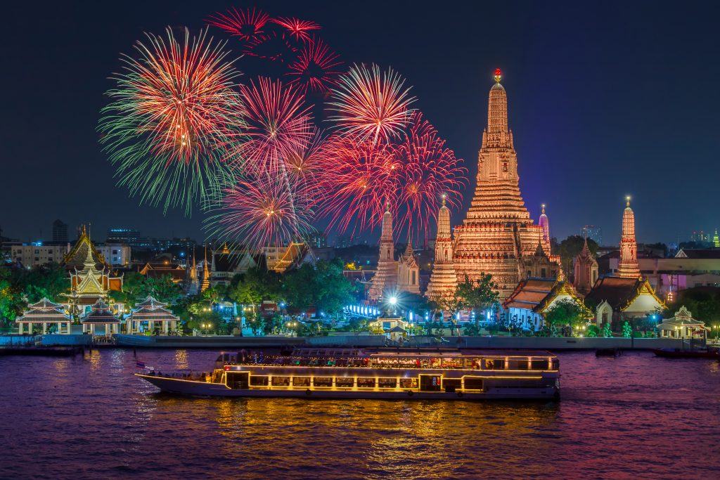 Wat,Arun,And,Cruise,Ship,In,Night,Time,Under,New